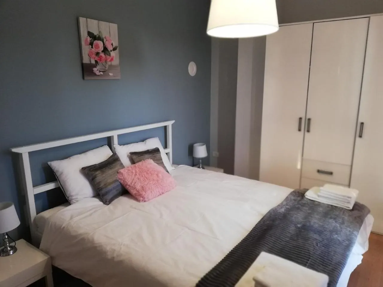 Studio C, Free Parking location